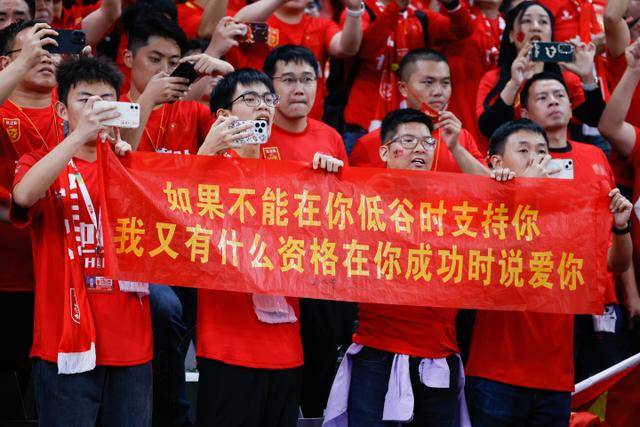 巴萨或在中锋引援上找到新希望？帕夫利季斯成候选